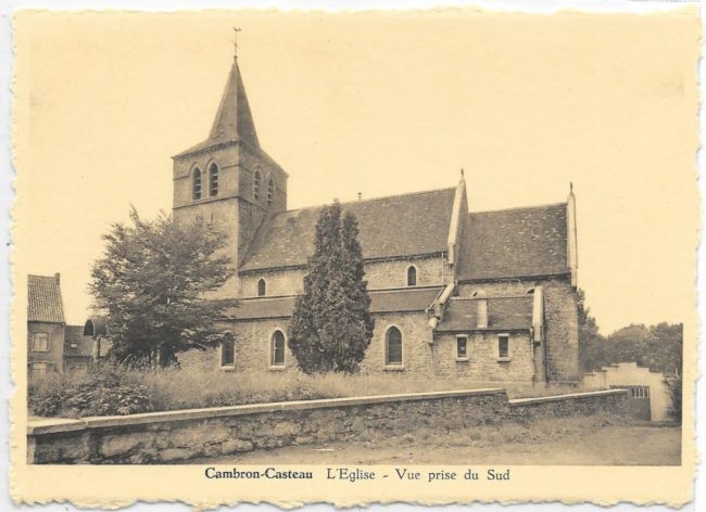 Eglise de Cambron après sa restauration de 1902. Le parking actuel occupe une partie de l'ancienne pelouse de l'église.
