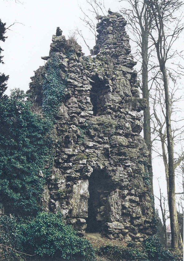Le rocher d'Attre - la tour