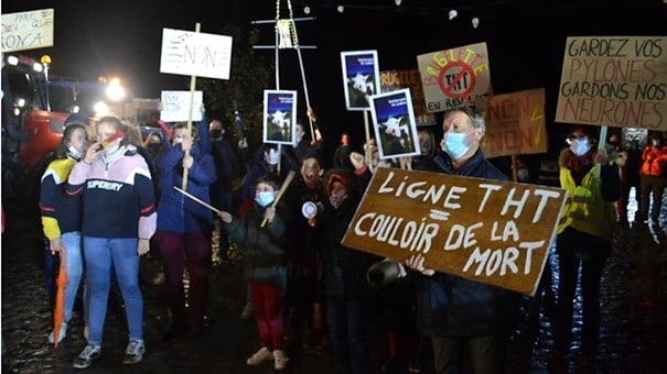Protestations devant le Conseil communal de Brugelette
